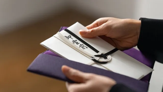 香典と香典返しの相場は関東と関西では違う？ 全国平均はどのくらい？