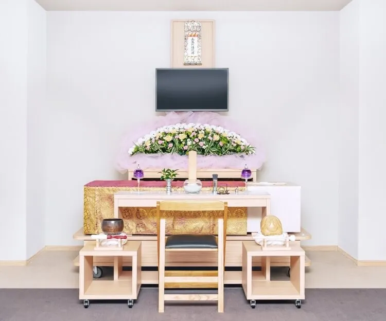 普通の葬儀にすればよかった…人気が高まる「家族葬」を選択して後悔するケースとは？